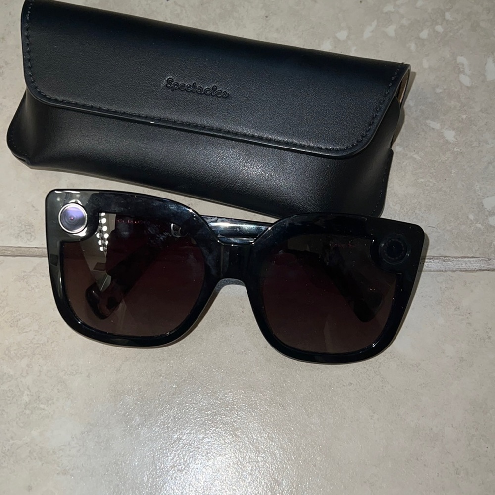 Spectacle Snapchat glasses